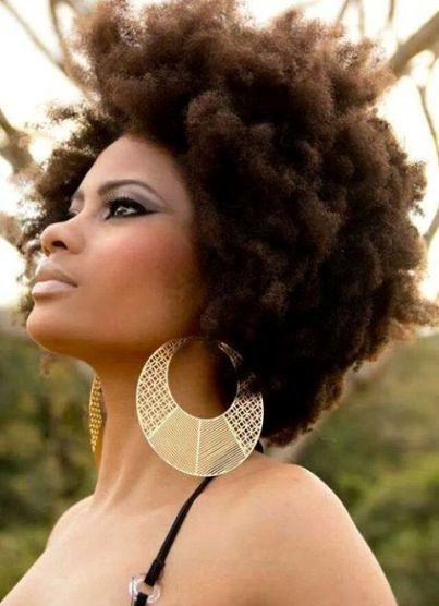 na moda com cabelos afro black