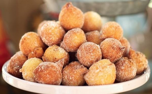 Receita: Como fazer bolinho de chuva, passo a passo