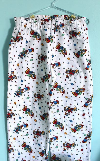 molde de pijama de moletom estampado infantil