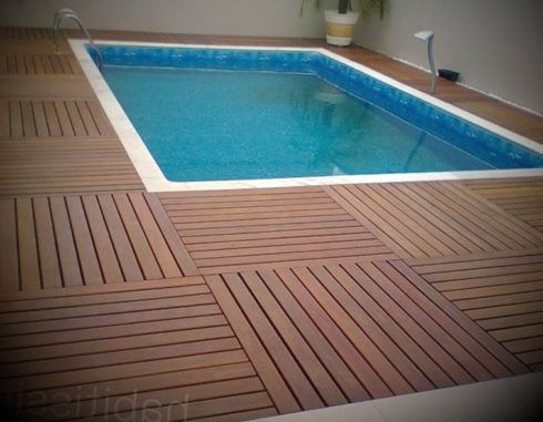 piscina com deck de madeira 5 490x381