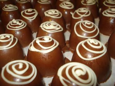 Como fazer TRUFAS para VENDER, sabor (Chocolate e morango)