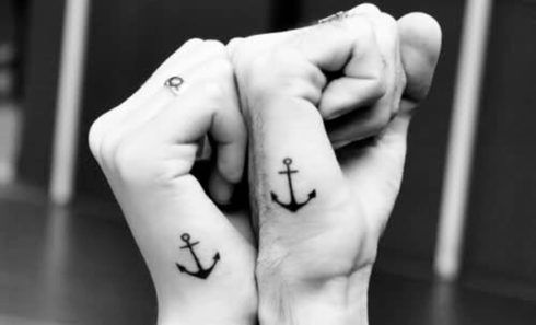 tatuagem casal ancora 490x297