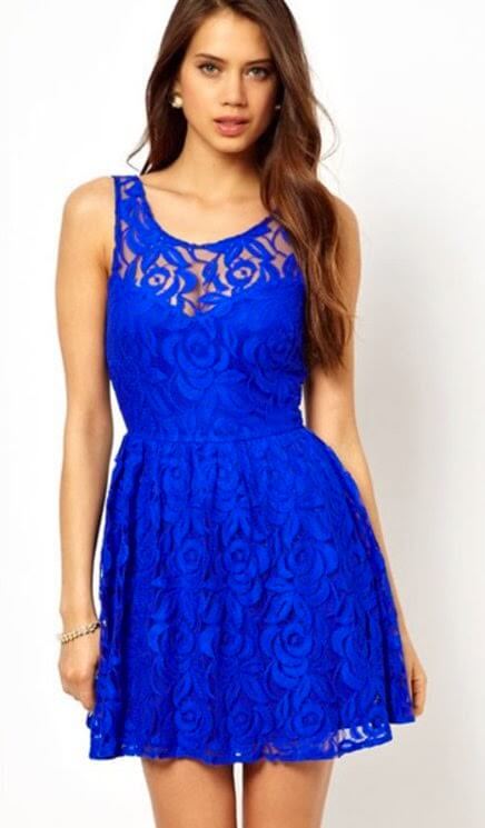 vestido azul curto em renda