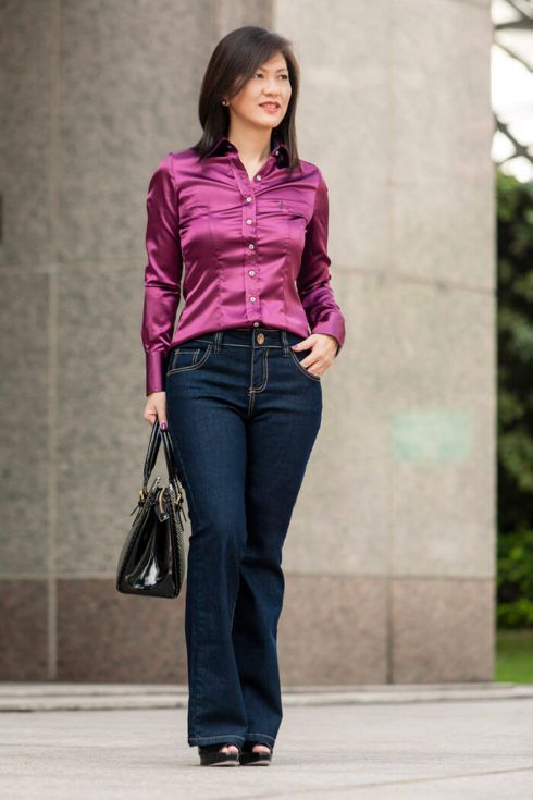 blusa de seda com calca jeans 490x735
