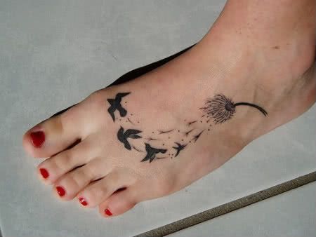 tatuagem delicada no pé 4