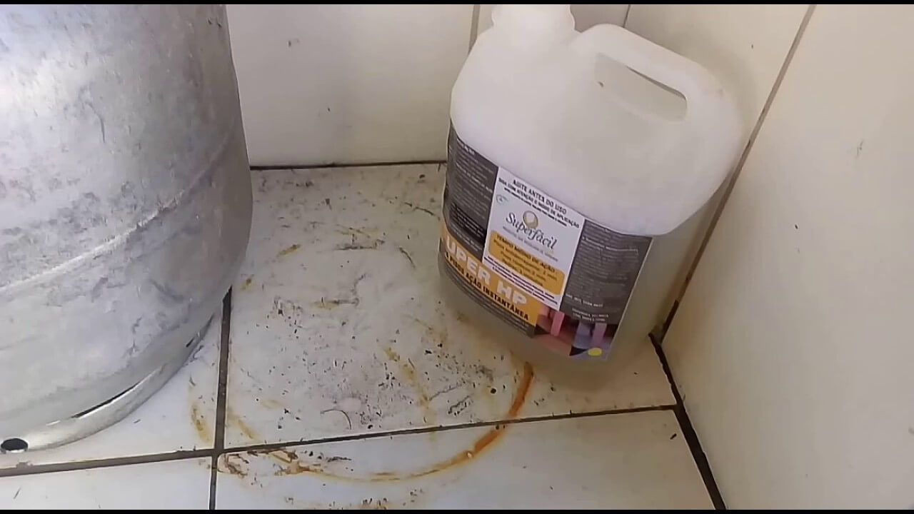 mancha de ferrugem do piso