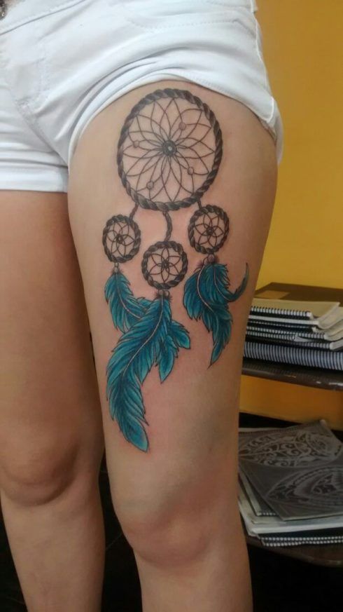 tatuagem filtro dos sonhos na coxa 490x873