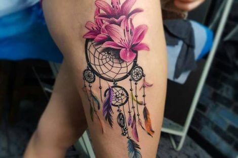 tatuagem filtro dos sonhos na perna 1